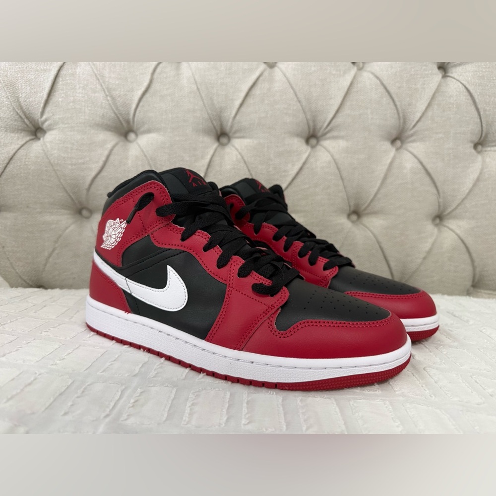 NEW Nike Air Jordan 1 mid Gym Red men 9 1/2